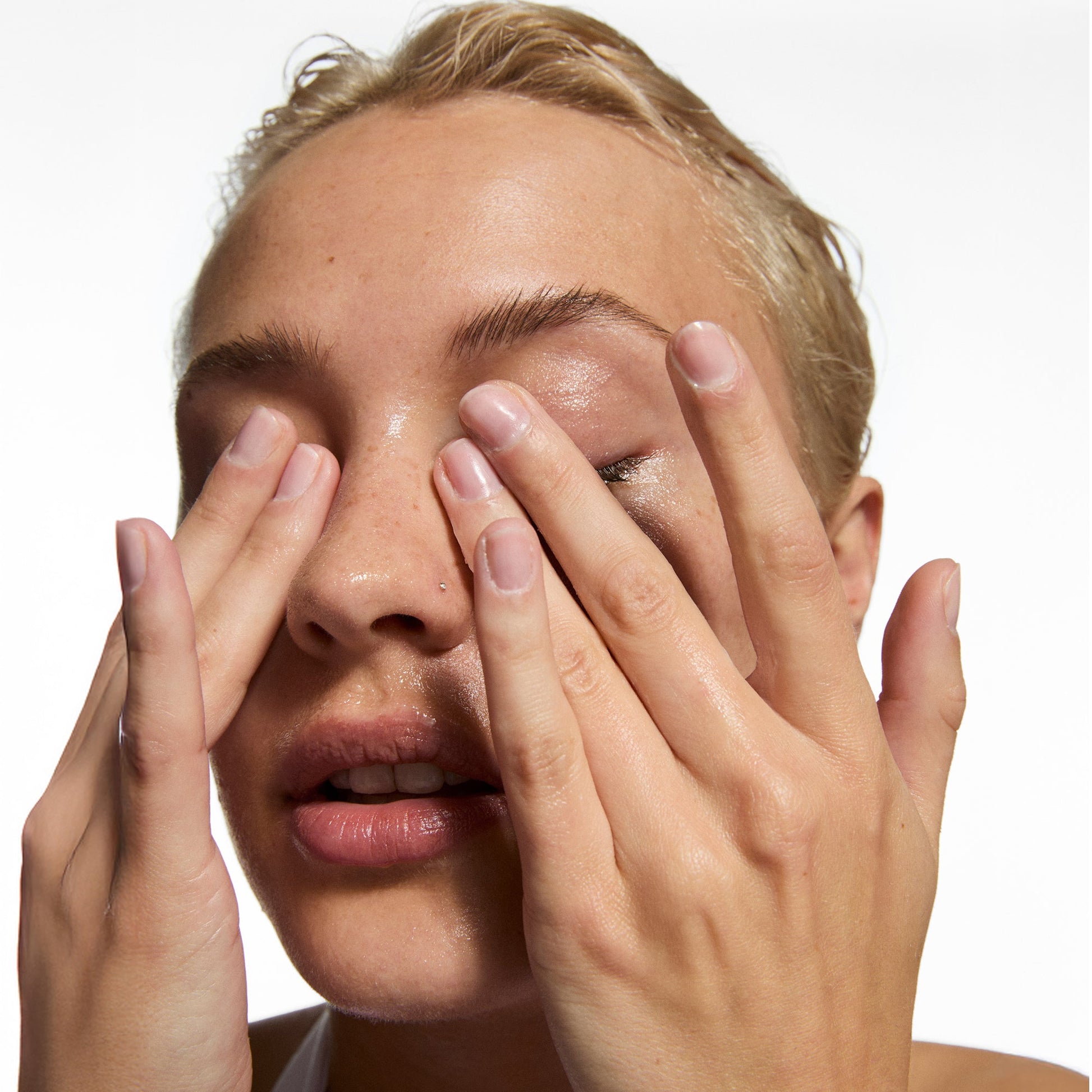 the-bestselling-intro-to-great-skin-g4 MysteryBundle_Model_2000x2000_8c068f88-8954-45a2-bafe-e122a0319042.jpg